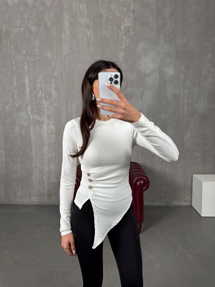 Neva Beyaz Düğme Detaylı Bluz