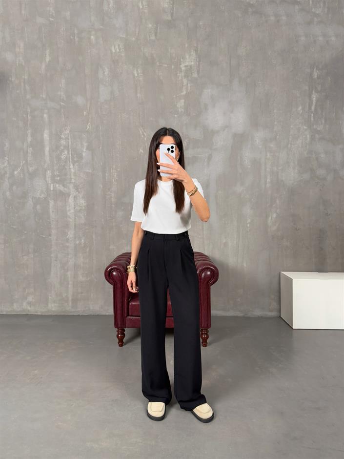 Layra Siyah Yandan Düğme Detaylı Kumaş Pantolon