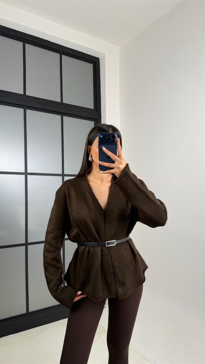 Acı Kahve Kemerli Yumuşak Dokulu Triko Hırka GAUS-00784