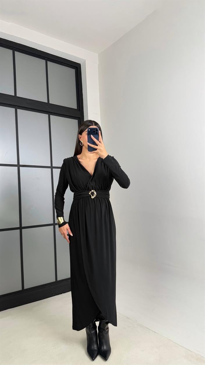 Siyah V Yaka Yırtmaçlı Gold Tokalı Sandy Kumaş Elbise GAUS-00876