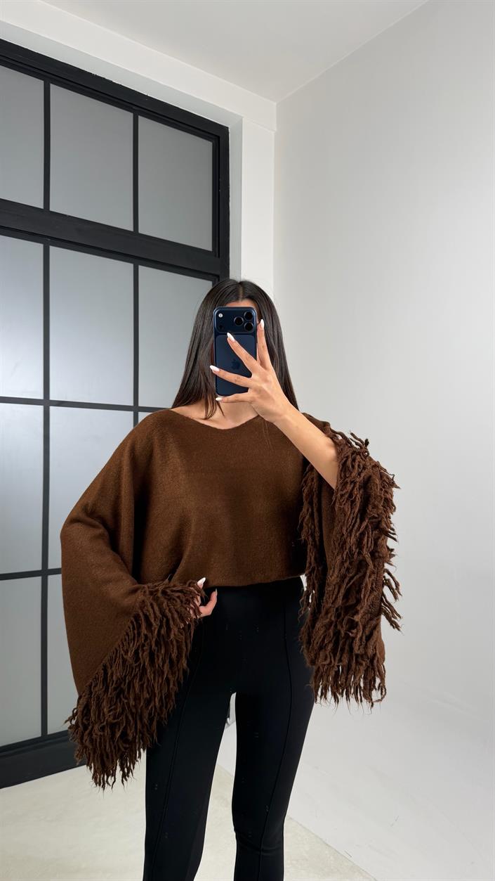 Kahve Kol Püskül Detaylı Triko Crop Kazak GAUS-00625