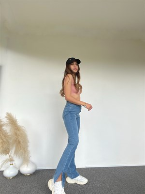 Düğmeli Fermuarlı Yırtmaçlı Jean 