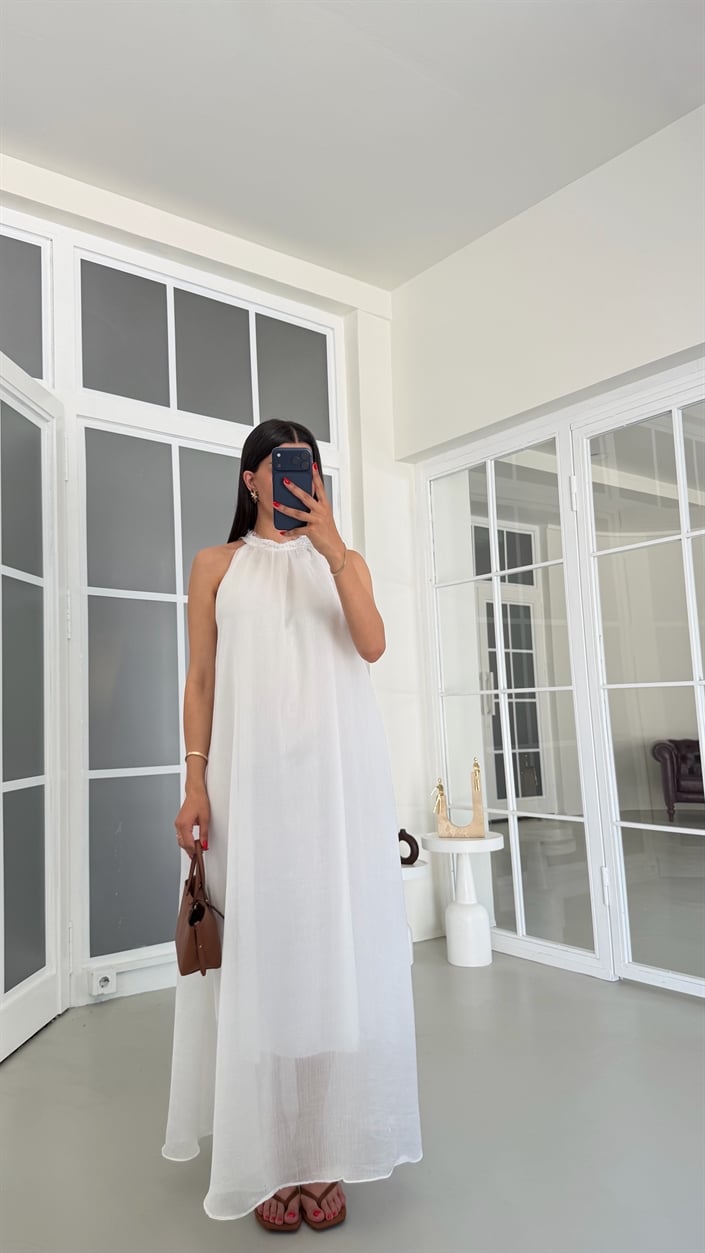 Beyaz Halter Yaka Dantel Detaylı Astarlı Elbise GAUS-01828