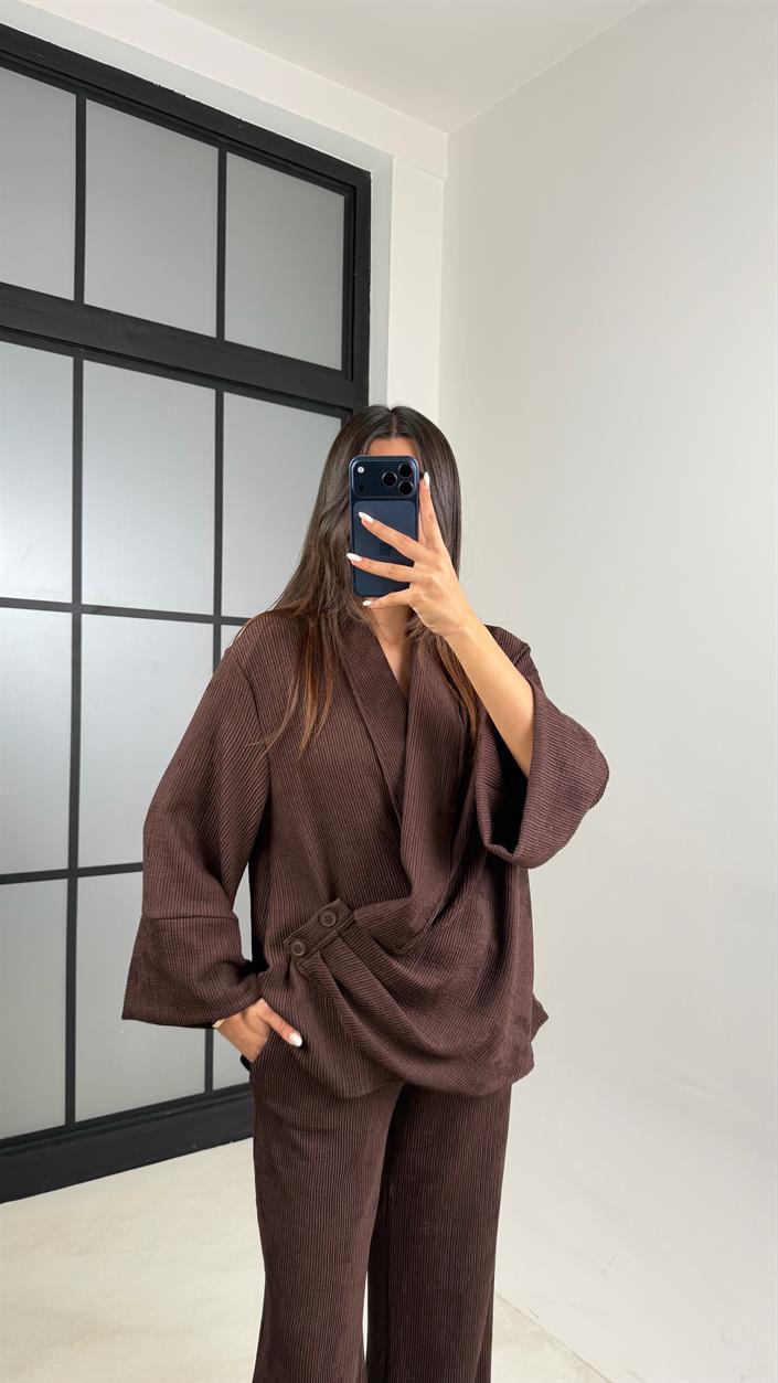 Kahve Yan Düğme Detaylı Kimono Beli Lastikli Pantolon Fitilli Kumaş Takım GAUS-00624