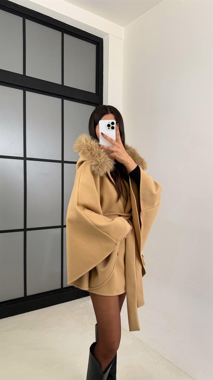 Camel Kapüşonlu Yaka Kürk Detaylı Kuşaklı Premium Panço GAUS-00481