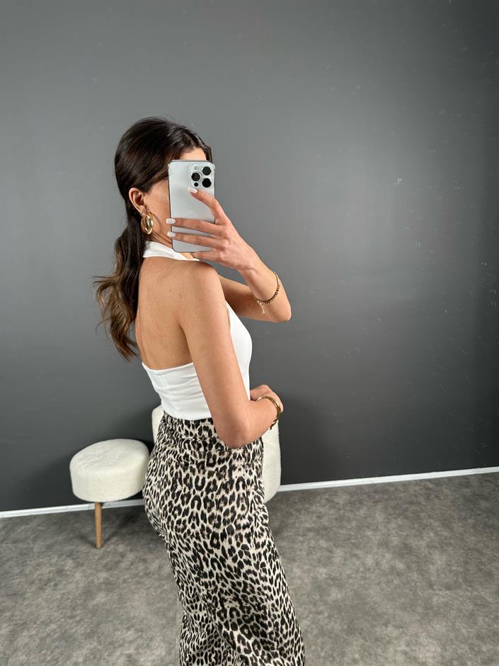 Ekru Gömlek Yaka Sırt Dekolteli Bluz