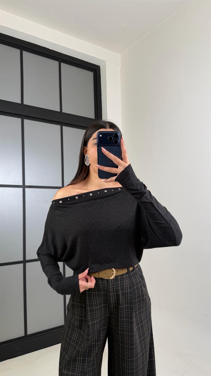 Füme Kayık Yaka Kuşgözlü Yumuşak Dokulu Bluz GAUS-00894