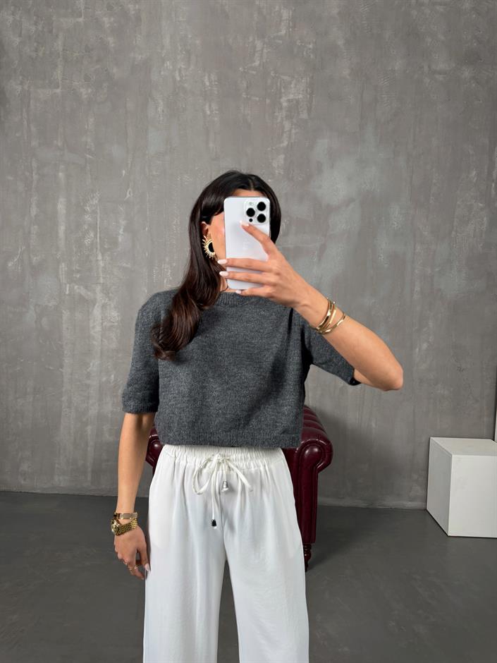 MNG Antrasit Kısa Kol Crop Model Triko