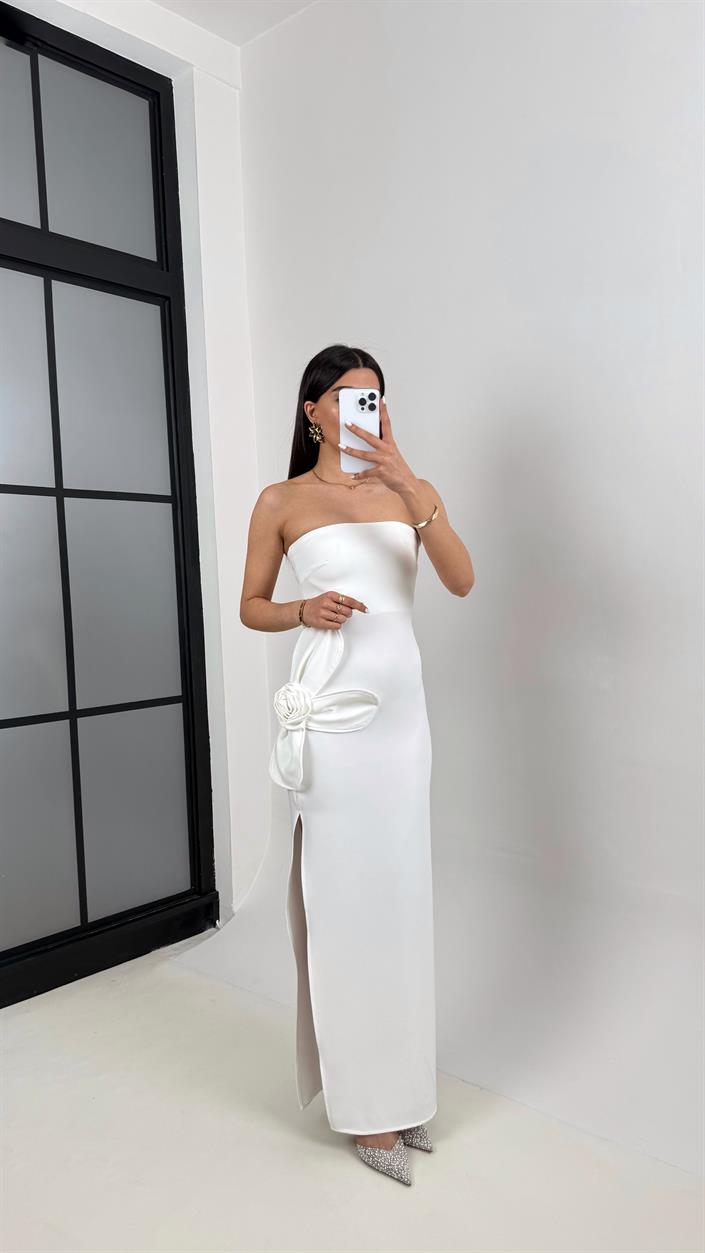 Beyaz Çiçek Detaylı Yırtmaçlı Elbise Gaus00374