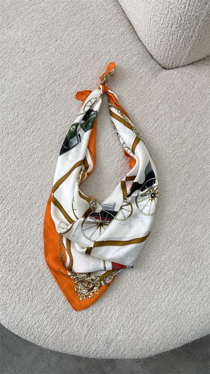 Turuncu At Arabası Desenli Fular GAUS-00337