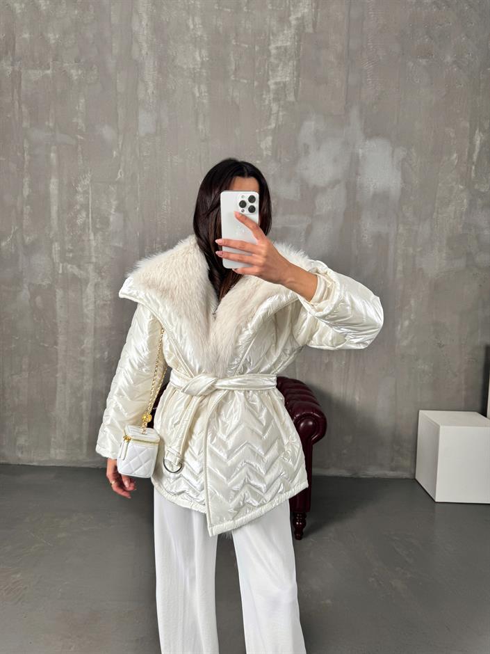 Vanesa Beyaz Parlak Kuşaklı Mont