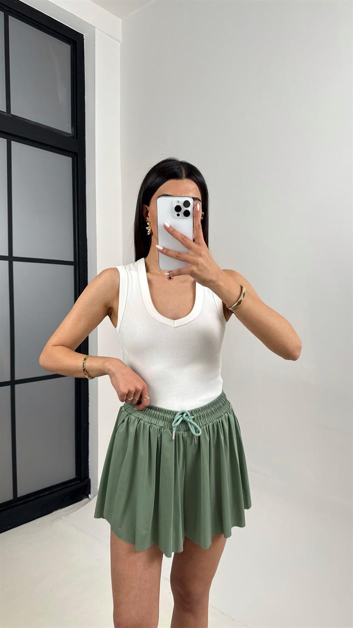 Haki Yan Yırtmaçlı Beli Lastikli Basic Şort Gaus00371