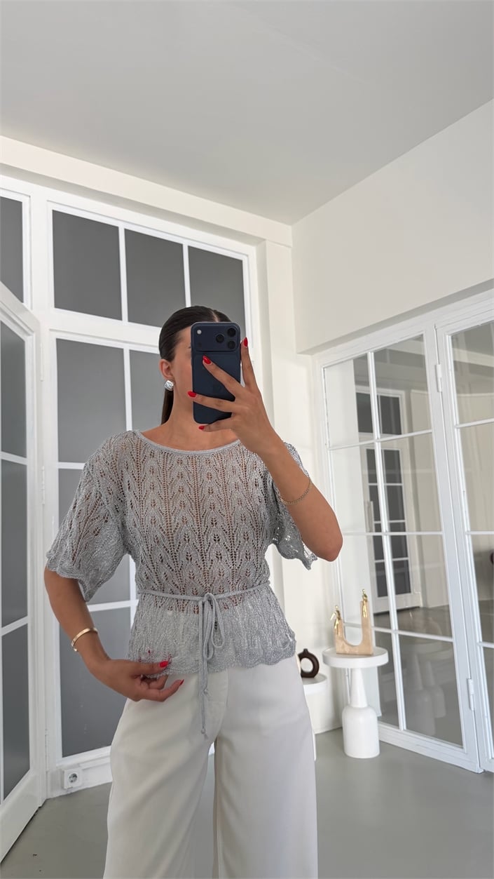 Gümüş Simli Kuşaklı Triko Bluz GAUS-01873