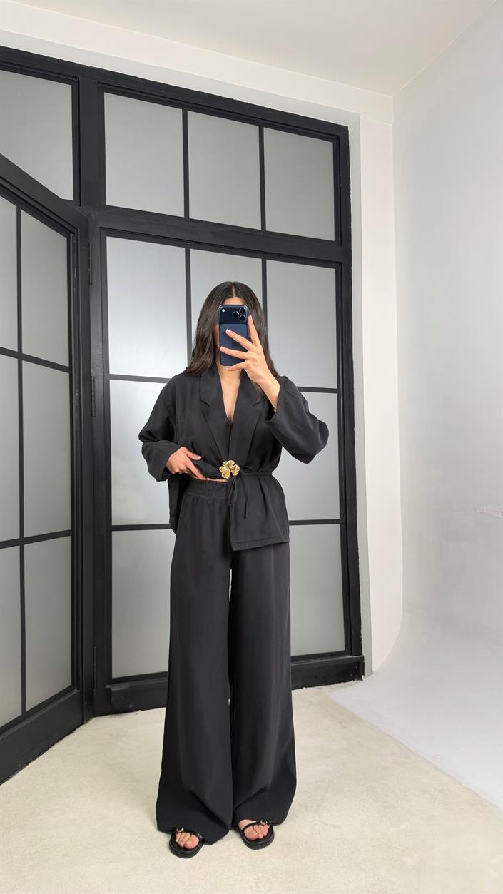 Siyah Broş Detaylı Kimono Beli Lastikli Pantolon Takım GAUS-01345
