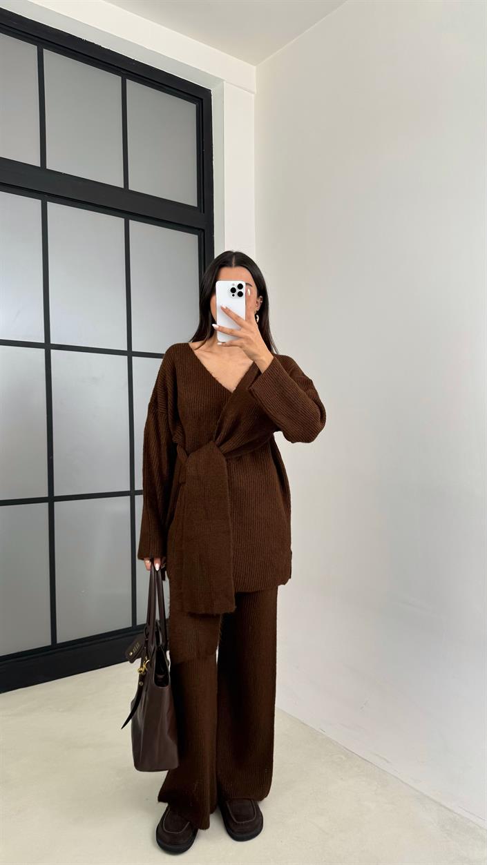 Kahve Bağlama Detaylı Kazak Pantolon İkili Triko Takım GAUS-00526