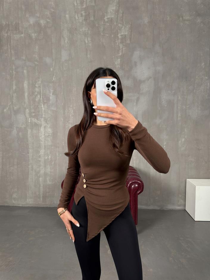 Neva Kahve Düğme Detaylı Bluz