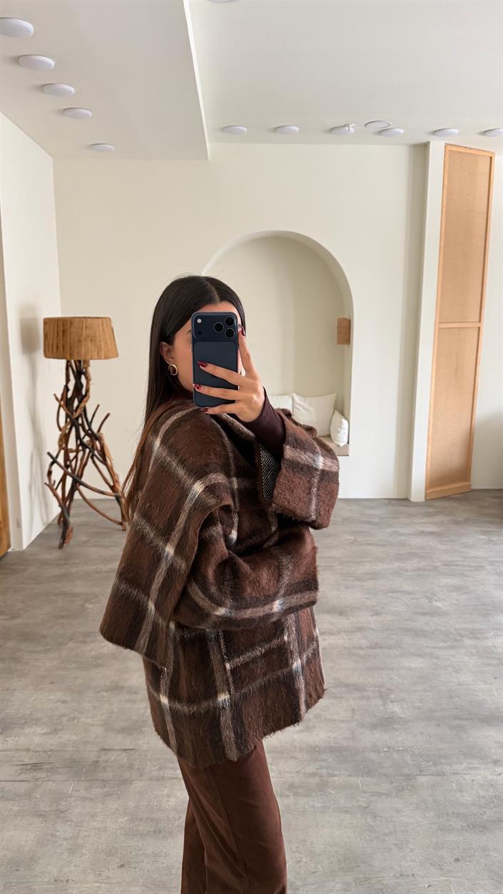 Kahve Şal Detaylı Kareli Cepli Hırka GAUS-00779