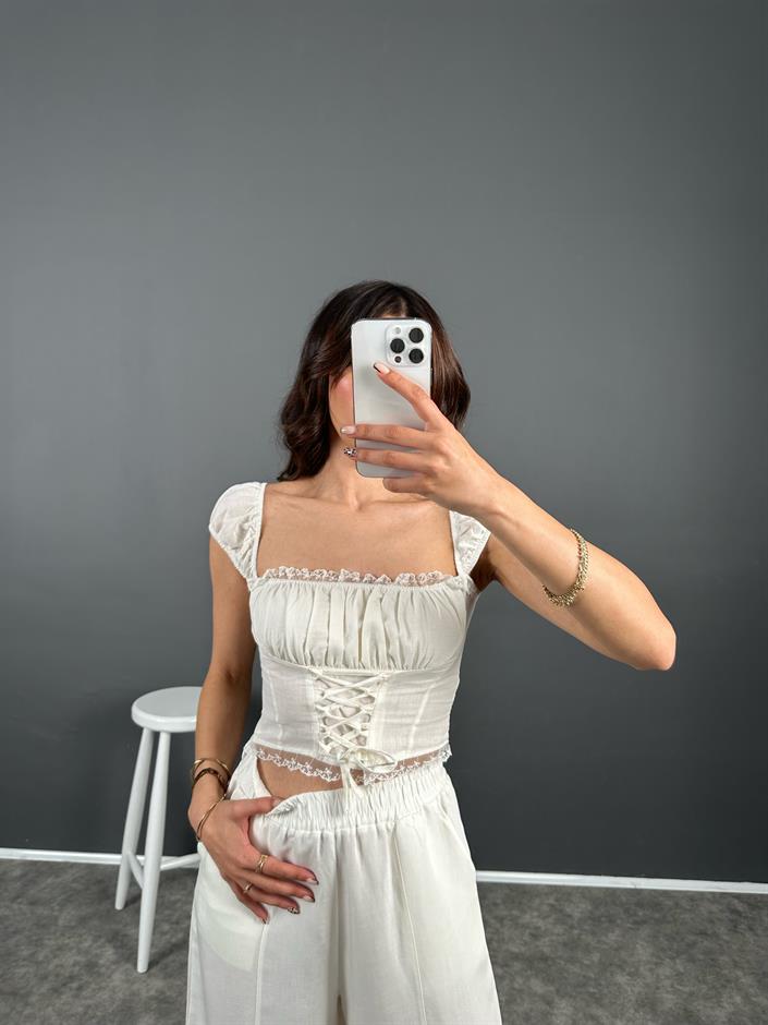 Beyaz Kuşgözü Bluz 