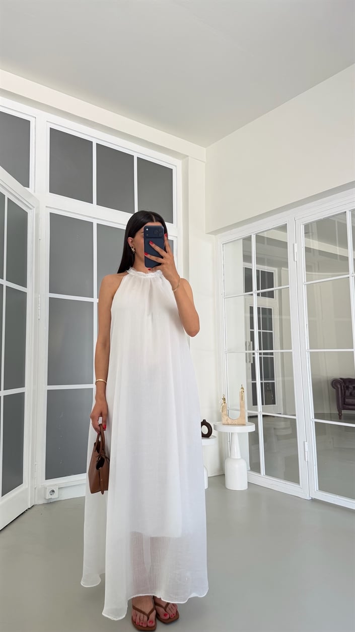 Beyaz Halter Yaka Dantel Detaylı Astarlı Elbise GAUS-01828