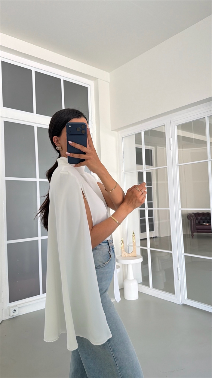 Beyaz Muadil Pelerin Bluz GAUS-01756