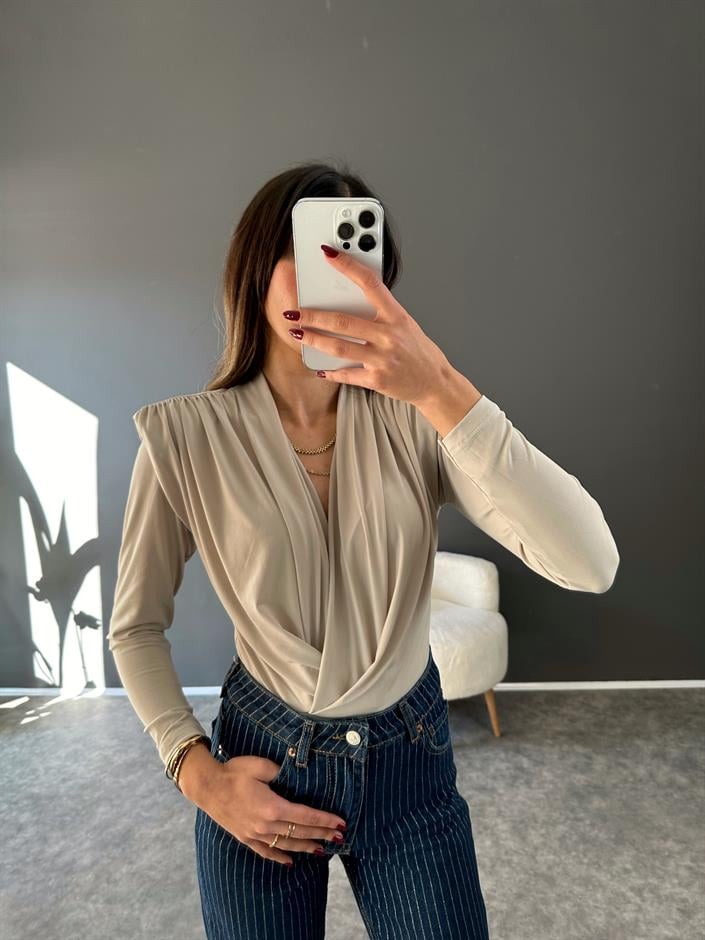 Taş V yaka Vatkalı Drapeli Bodysuit