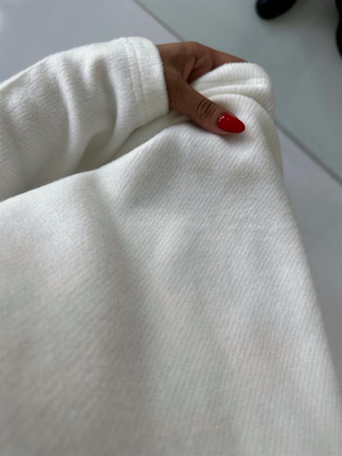 Ekru Yumuşak Dokulu Polo Yaka Sweat