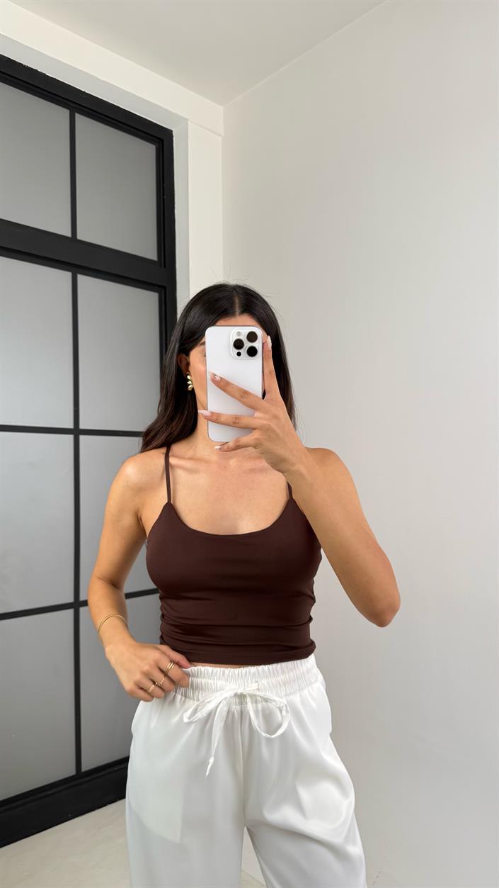Acı Kahve Askılı Pedli Basic Crop GAUS-0084