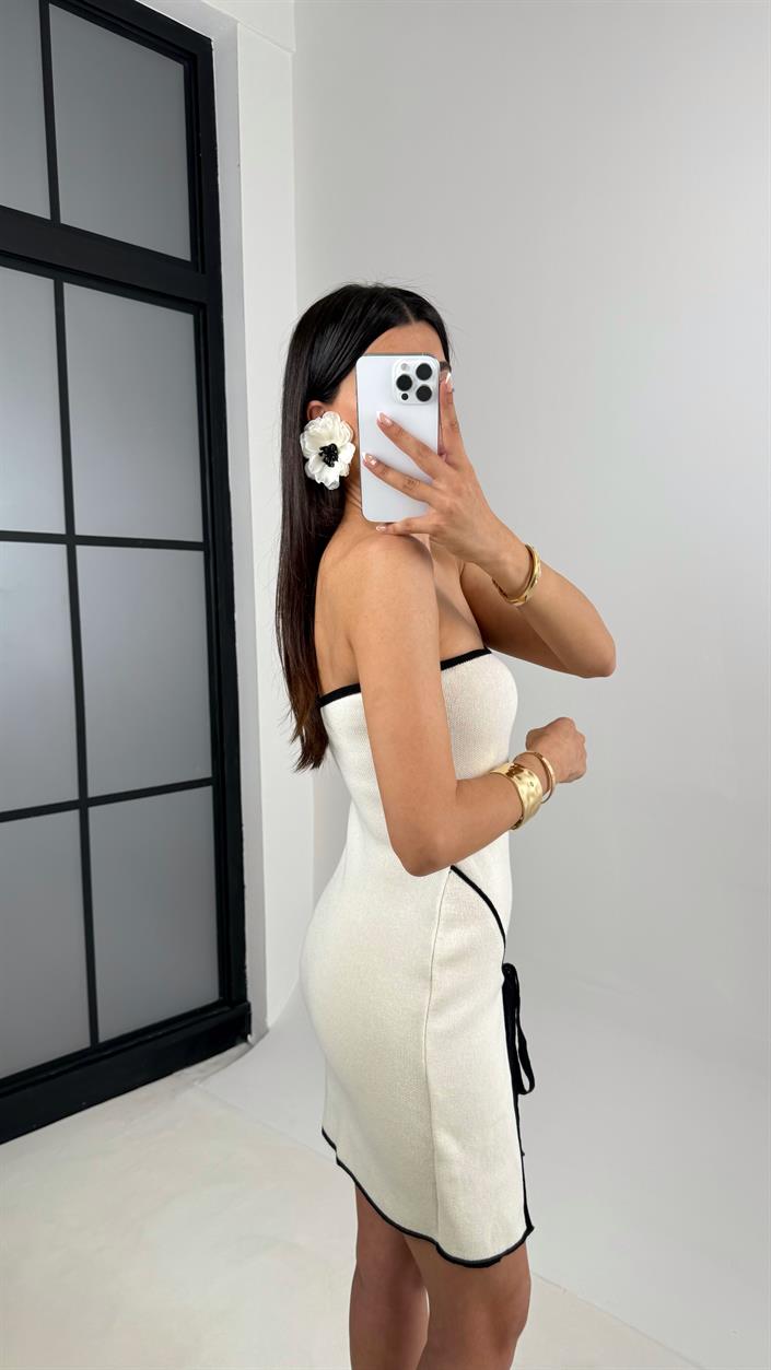 Beyaz Bağlama Detaylı Straplez Triko Mini Elbise Gaus00543