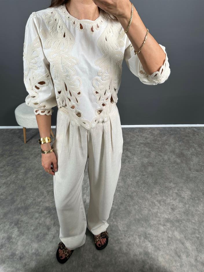 Retro Premium Nakış İşlemeli Bluz 