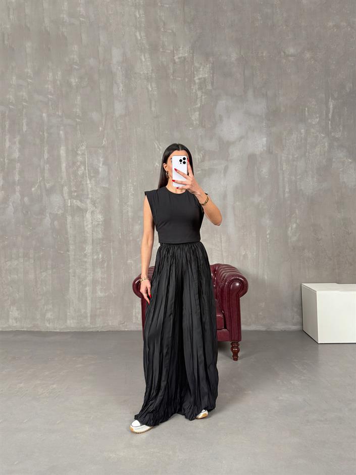 Helori Siyah Rahat Kırışık Pantolon