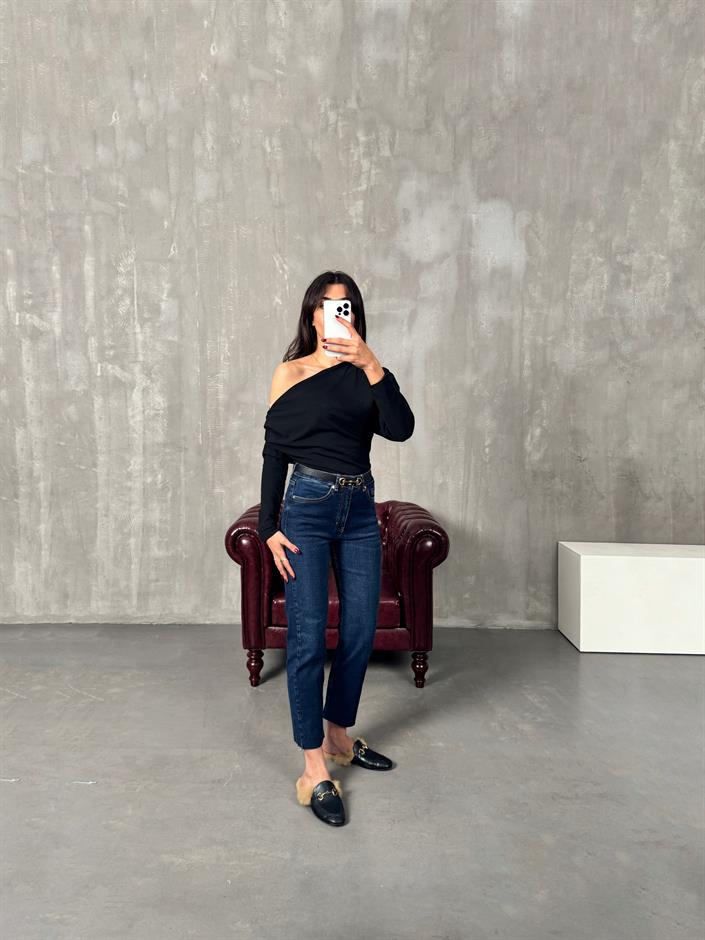 Benet Koyu Mavi ZR Kesik Paça Likralı Mom Jean