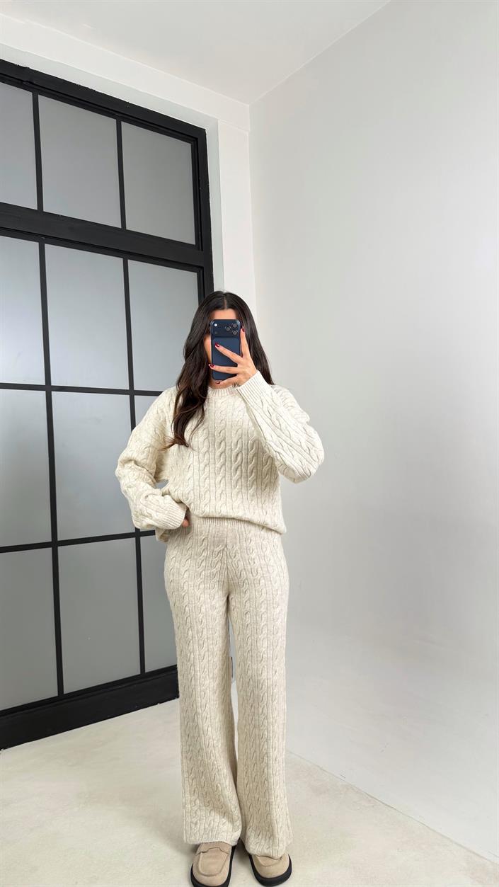 Taş Saç Örgülü Kazak Beli Lastikli Pantolon Triko Takım GAUS-00592