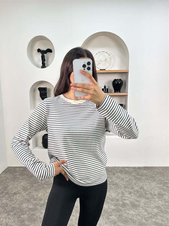 CS Lacivert Çizgili Bisiklet Yaka Beyaz Sweatshirt