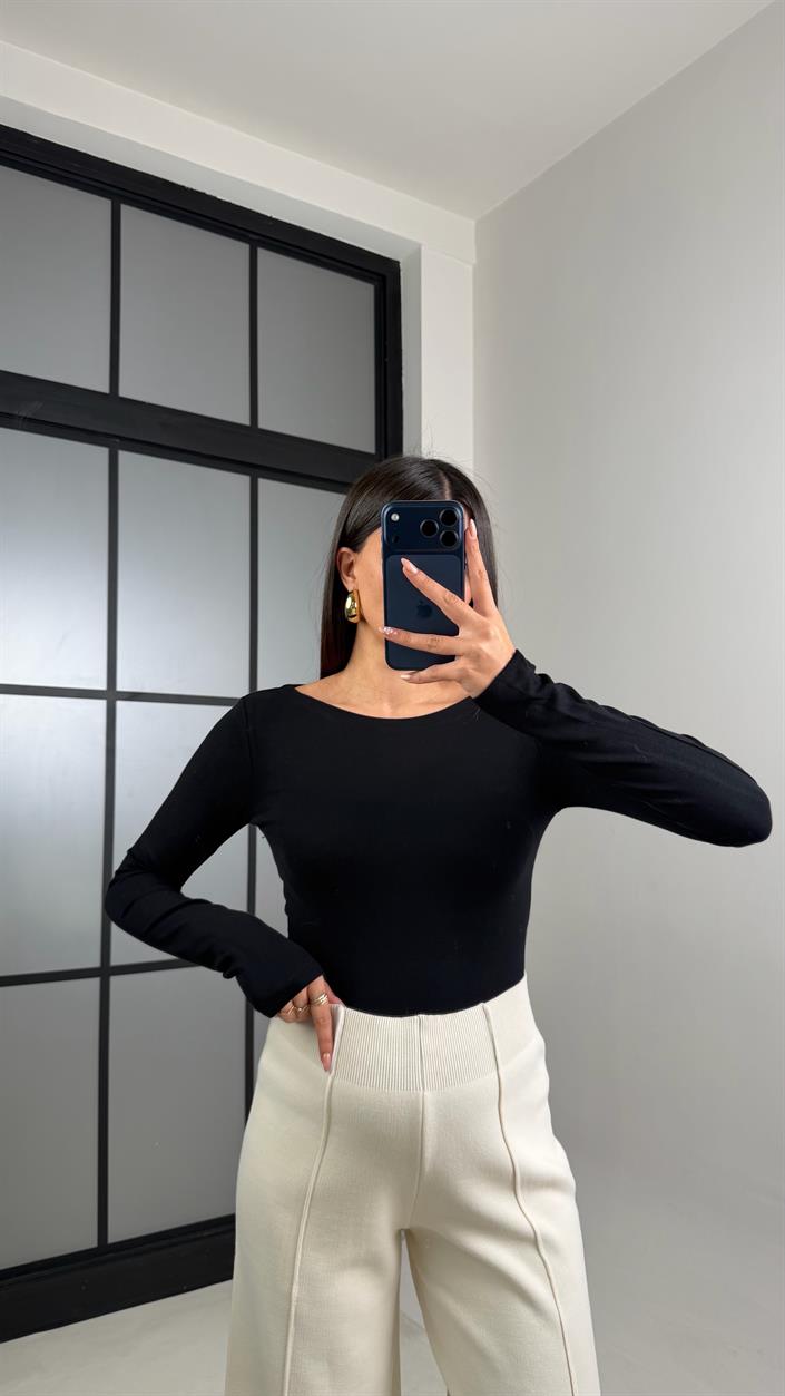 Siyah Kayık Yaka Basic Bluz GAUS-00881