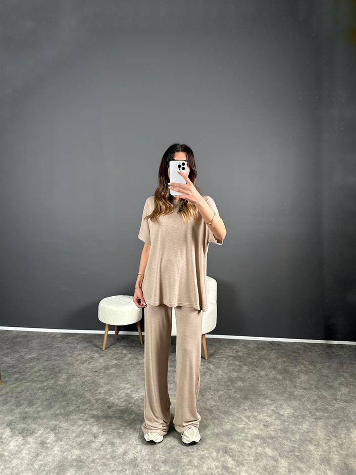 Bej Tshirt Pantolon Rahat İkili Takım 