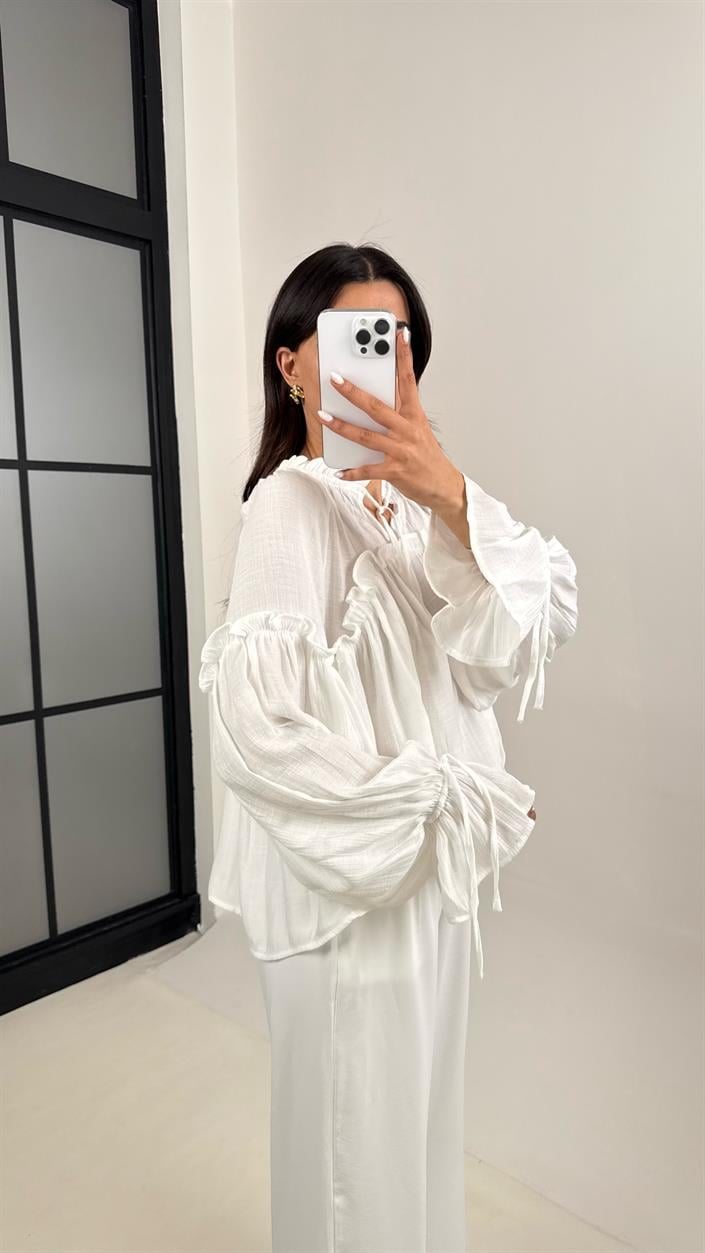 Beyaz Önü Bağlamalı Fırfırlı İthal Kumaş Bluz Gaus00395