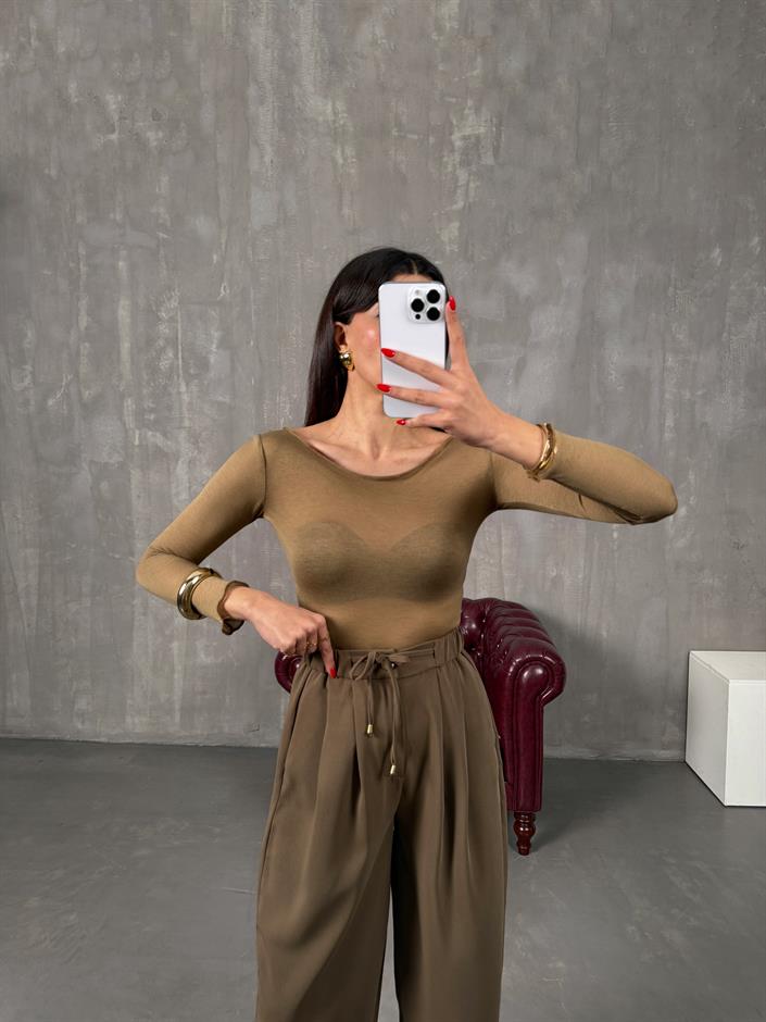 سيمون بلوزة شفافة لون بني بياقة مادونا مكافئ لإم دي