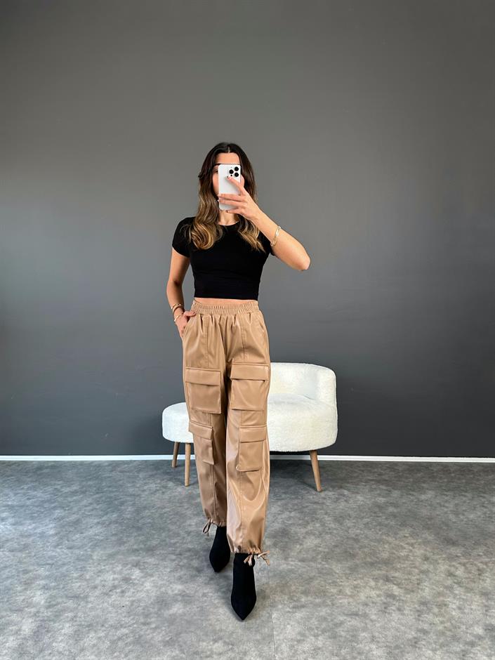 Sütlü Kahve Kargo Cepli Deri Pantolon