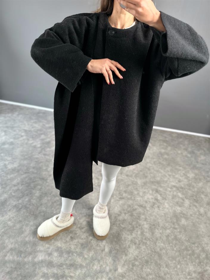 Almina Siyah Atkılı Kaban 