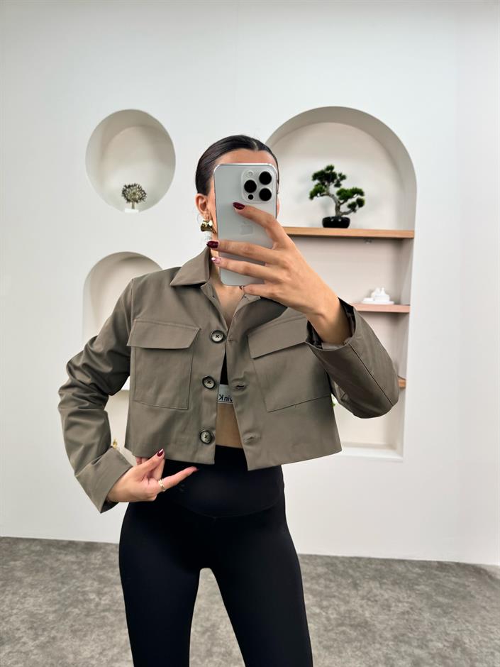 Late Haki ZR Model Muadil Astarlı Düğmeli Crop Ceket