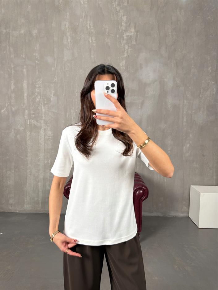 Pube Beyaz Bisiklet Yaka Basic Tshirt