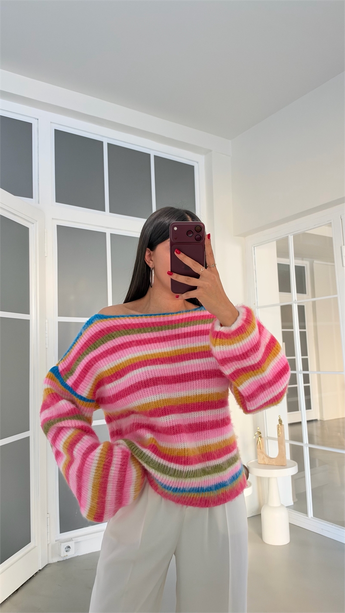Pembe Kayık Yaka Şeritli Triko Kazak GAUS-02278