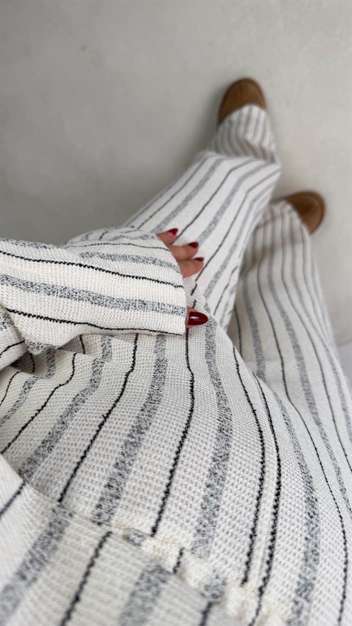 Ekru Şerit Desenli Kazak Beli Lastikli Pantolon Takım GAUS-00702