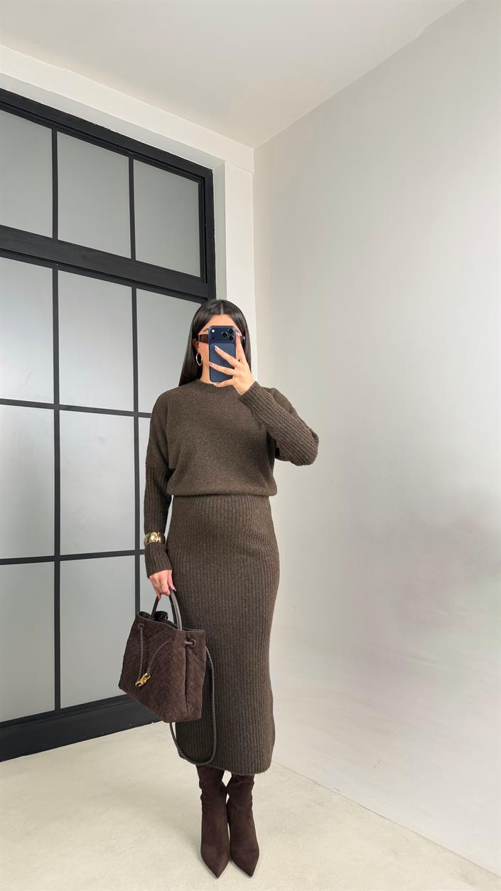 Acı Kahve Maxi Boy Triko Elbise GAUS-01083