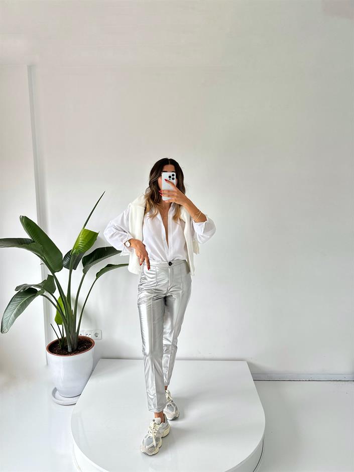 Gri Rugan Parlak Pantolon