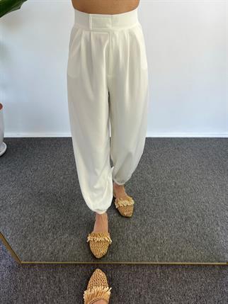 Guga Beyaz Paçası Lastikli Pantolon