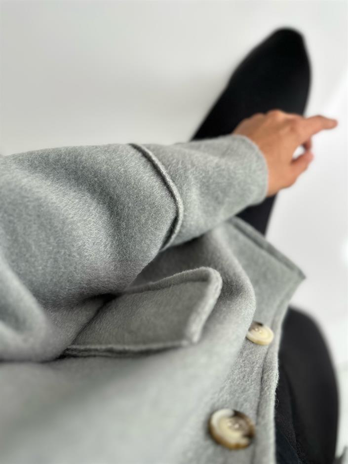 İthal Gri Kürk Kısa Düğmeli Kaban
