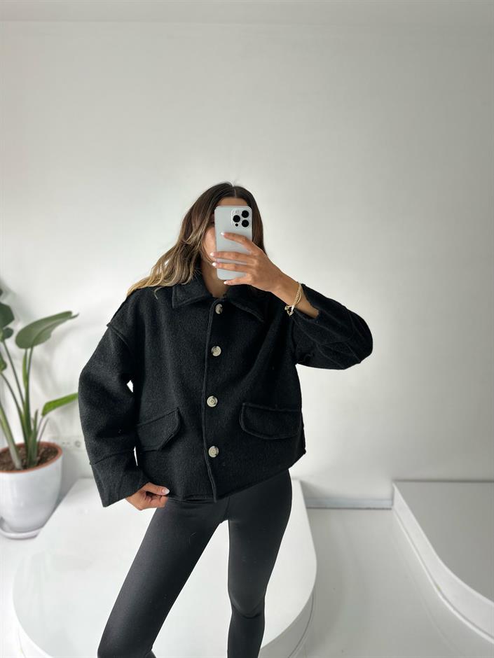 İthal Siyah Kürk Kısa Düğmeli Kaban