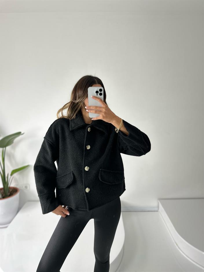 İthal Siyah Kürk Kısa Düğmeli Kaban