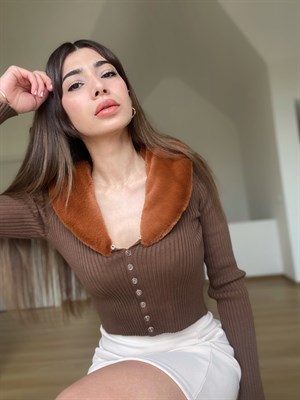 Kahverengi Yakası Kürklü Triko Hırka 